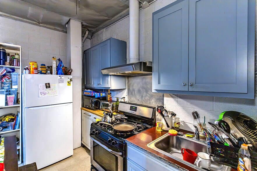 More Photos Of 12561-12563 Persing Dr, Whittier Showroom For Sale