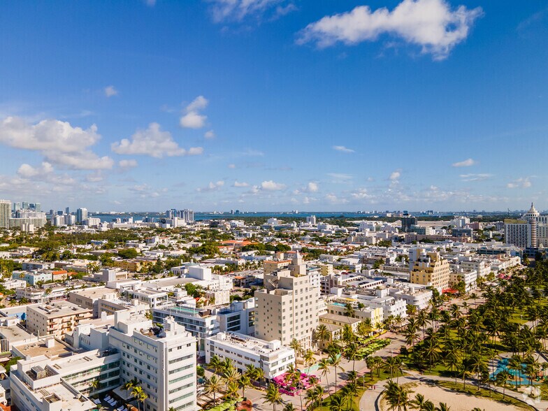 More Photos Of 1200 Ocean Dr, Miami Beach Hotel For Lease