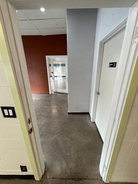 More Photos Of 245 Van Buren St, Eugene Freestanding For Lease