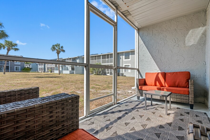 More Photos Of 2148 54th Ave S, Saint Petersburg Apartments For Sale