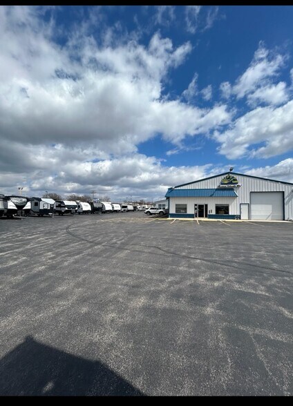 More Photos Of 3442 Merchandise Dr, Rockford Mixed Retail For Sale