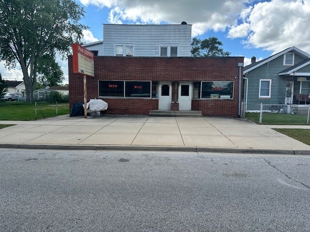 Primary Photo Of 1617 Milburn Blvd, Mishawaka Bar For Sale