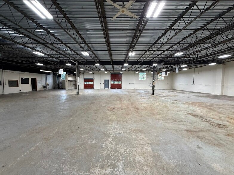 Primary Photo Of 6677 Moore Rd, Mattydale Light Manufacturing For Lease