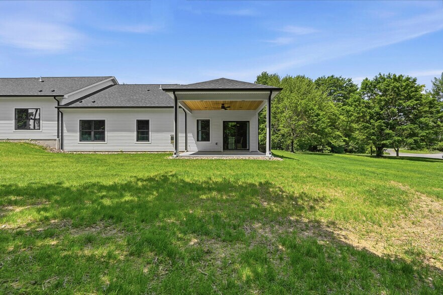 More Photos Of 100 Huselton Dr, Butler Specialty For Sale