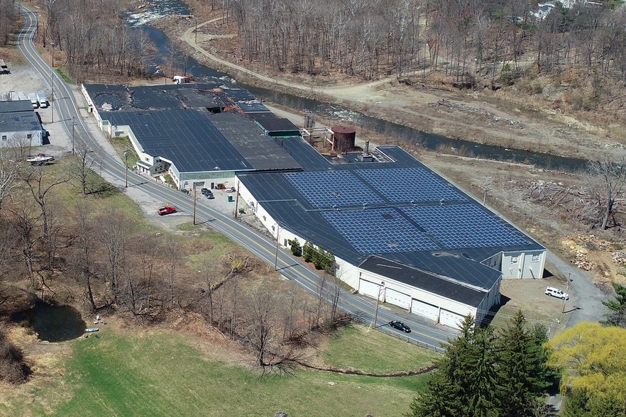 More Photos Of 112 Forge Hill Rd, New Windsor Township Warehouse For Lease