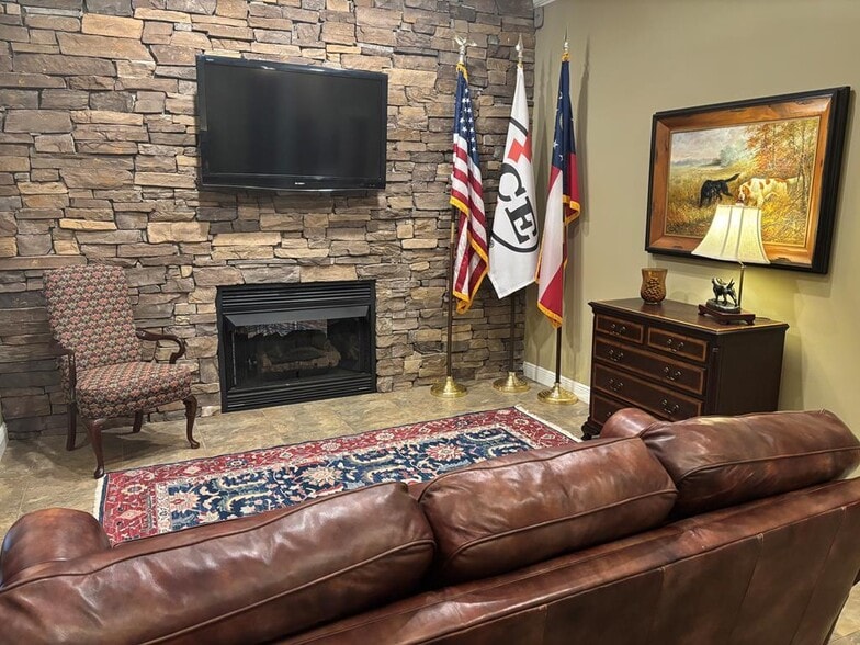 More Photos Of 4081 Inner Perimeter Rd, Valdosta Office Residential For Sale