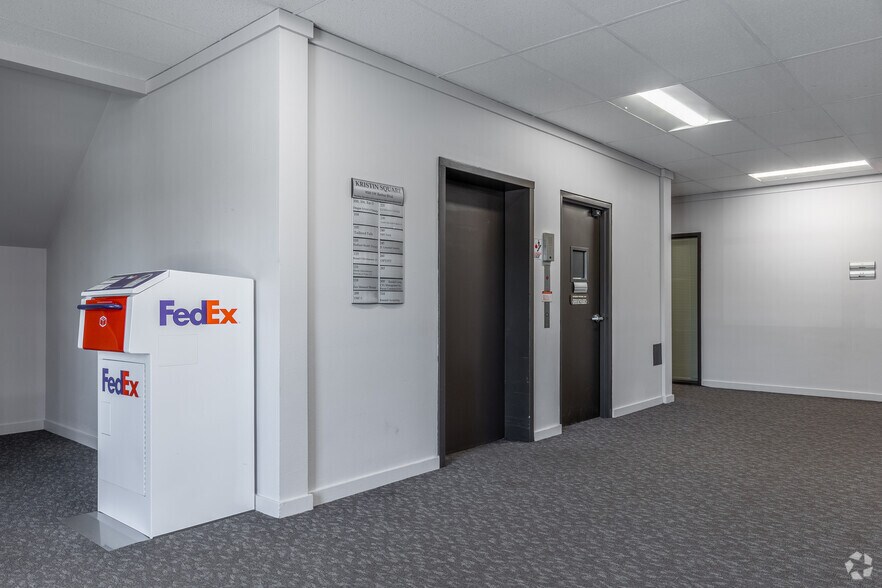 More Photos Of 9500 SW Barbur Blvd, Portland Unknown For Lease