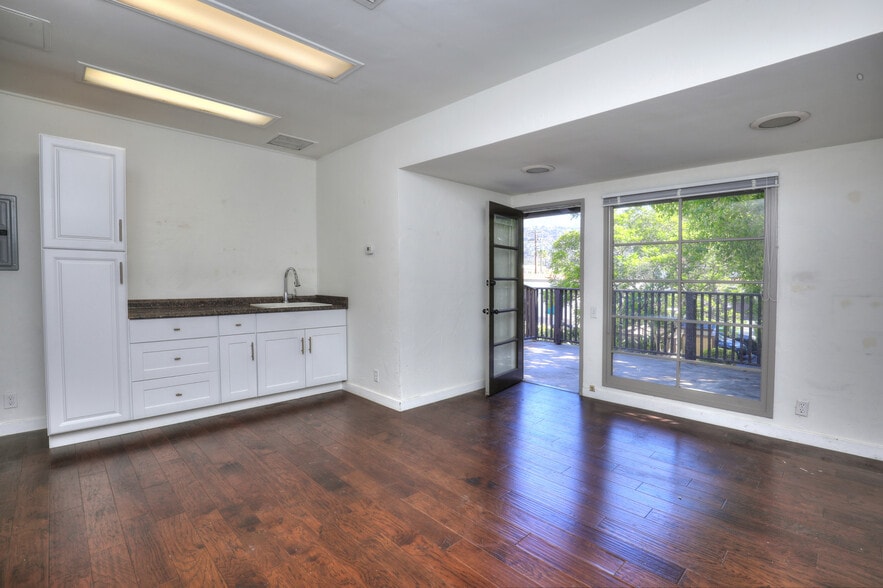 More Photos Of 928 Garden St, Santa Barbara Office For Sale