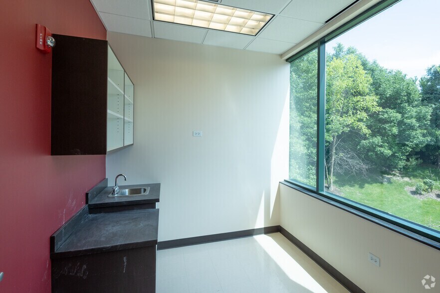 More Photos Of 14489 John Humphrey Dr, Orland Park Medical For Sale