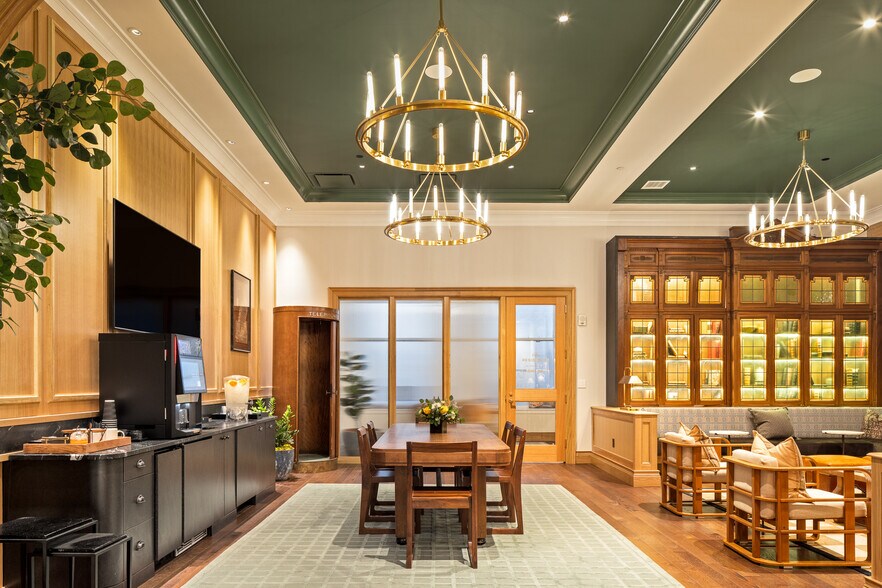 More Photos Of 200 S Broad St, Philadelphia Hotel For Lease