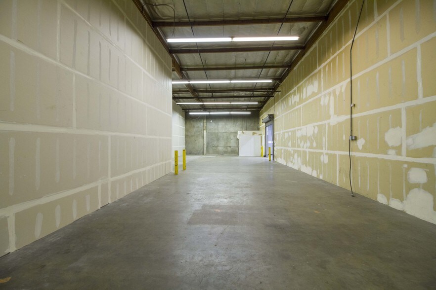 More Photos Of 3975 Landmark St, Culver City Warehouse For Lease