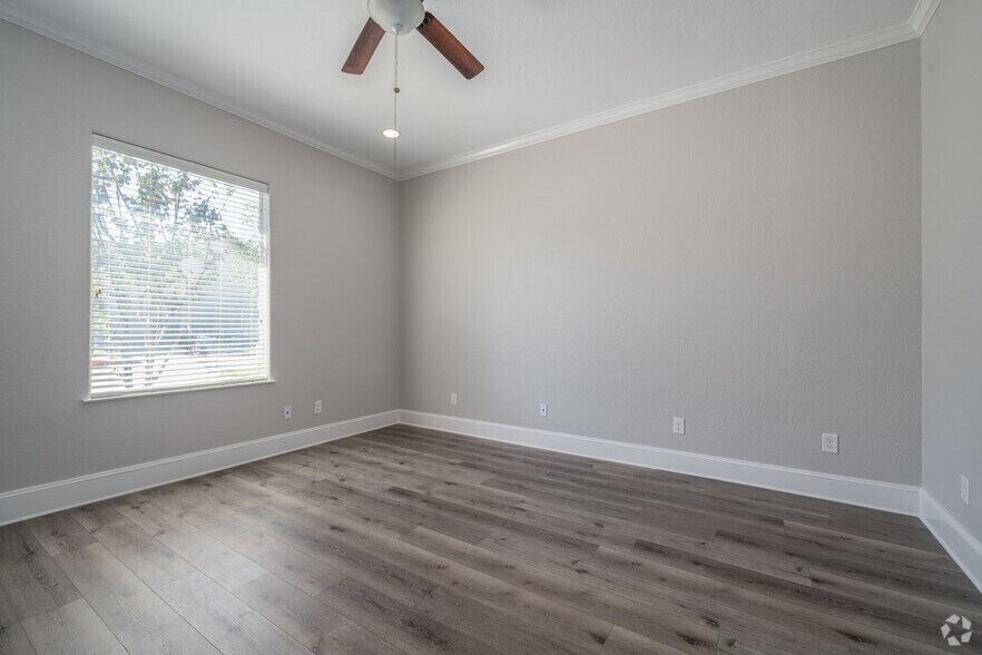 More Photos Of 11601 Spring Cypress Rd, Tomball Office For Sale