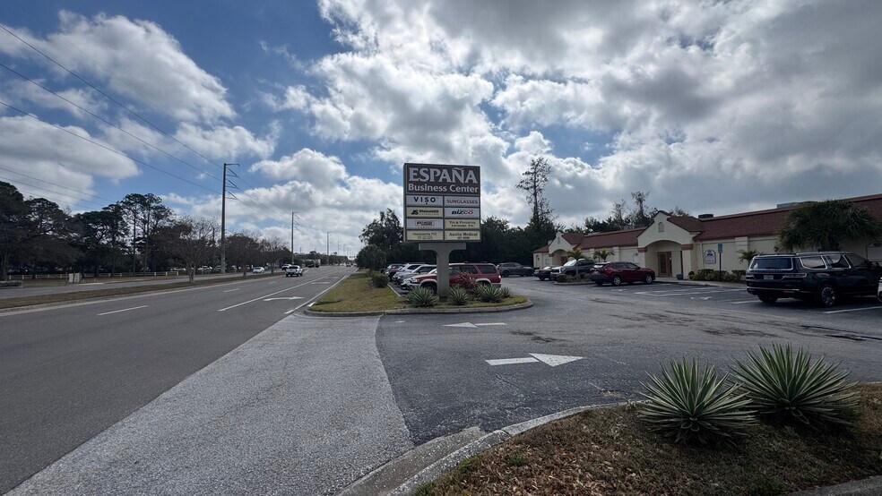 More Photos Of 1684 N Belcher Rd, Clearwater Flex For Lease