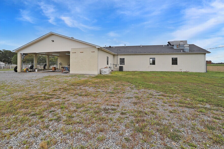 More Photos Of 1184 Poor Farm Rd, Murray Flex For Sale