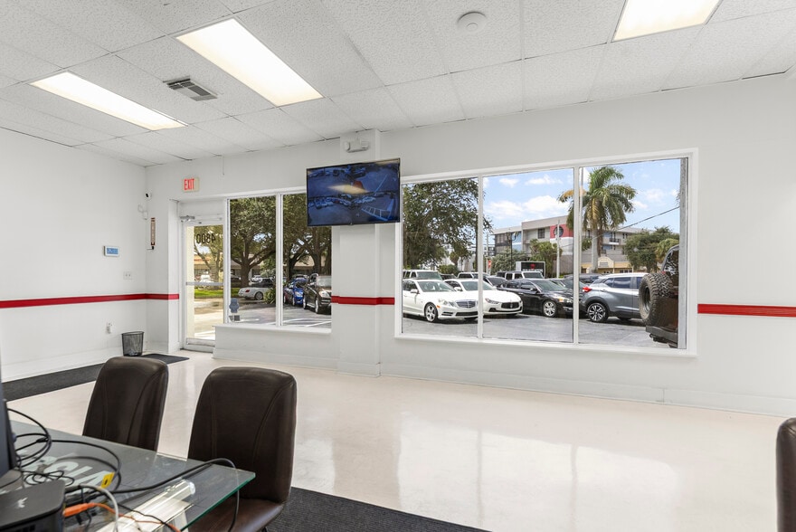 More Photos Of 4800 N Federal Hwy, Lighthouse Point Storefront For Sale