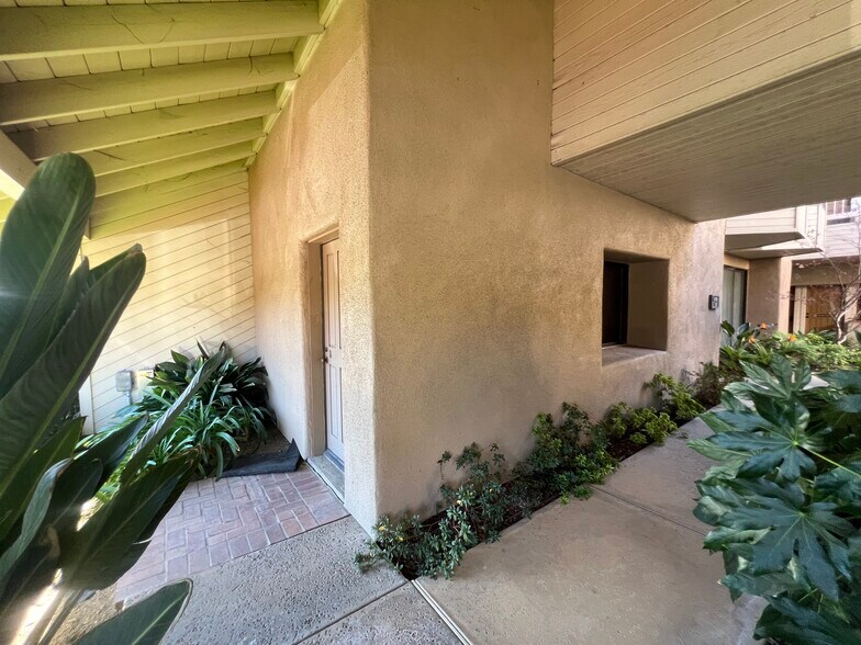 More Photos Of 141 Duesenberg Dr, Thousand Oaks Medical For Sale