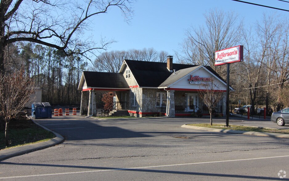 More Photos Of 1916 E Main St, Murfreesboro Freestanding For Lease