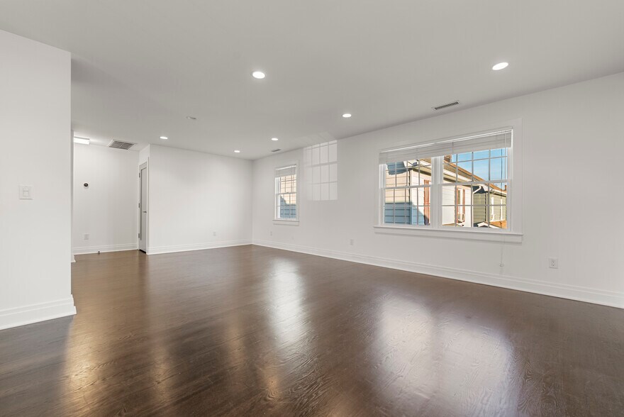 More Photos Of 77 Jefferson Plz, Totowa Office For Sale