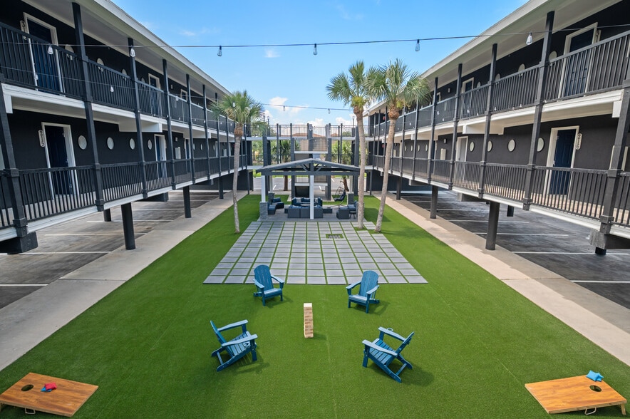 More Photos Of 928 Ferry Rd, Galveston Apartments For Sale