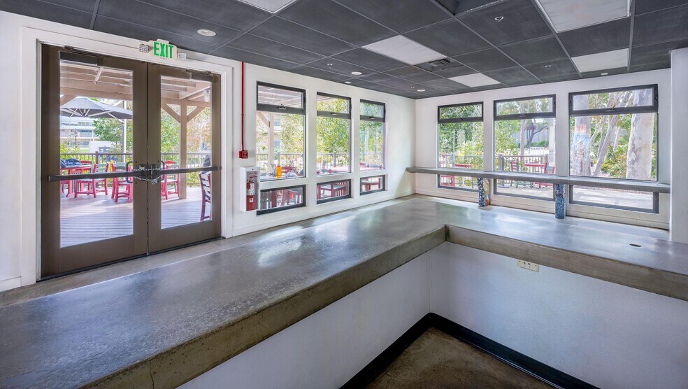 More Photos Of 9332 Eucalyptus Grove Ln, La Jolla Restaurant For Lease