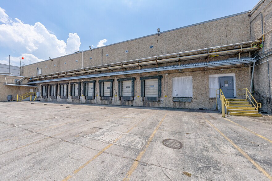 More Photos Of 18770 NE 6th Ave, Miami Refrigeration Cold Storage For Lease