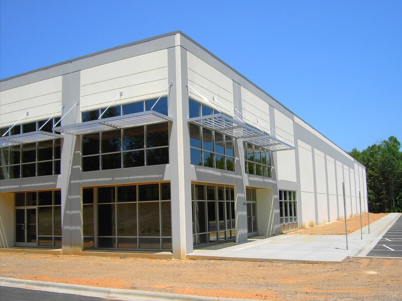 More Photos Of 1548 Roger Dale Carter Blvd, Kannapolis Distribution For Lease