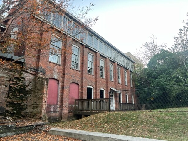 More Photos Of 315 W Solomon St, Griffin Office For Sale