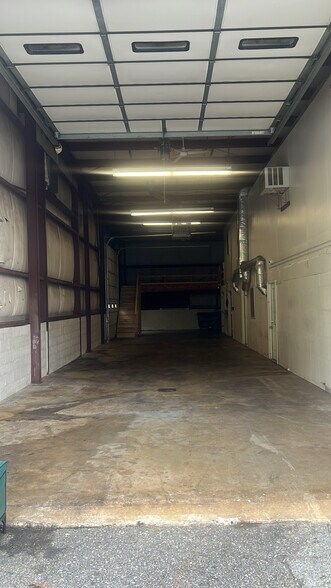 More Photos Of 702A Pulaski Hwy, Joppa Auto Repair For Lease