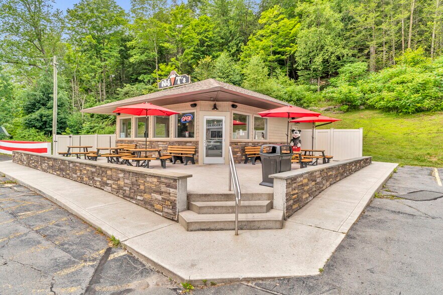 More Photos Of 1908 Old Route 17, Roscoe Restaurant For Sale