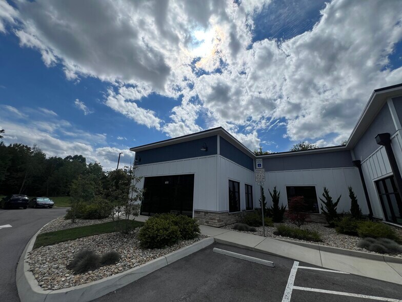 More Photos Of 7693 Oak Ridge hwy, Knoxville Office For Lease