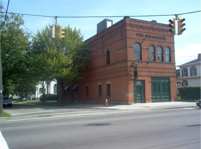 Primary Photo Of 3723 Pearl Rd, Cleveland Office For Sale