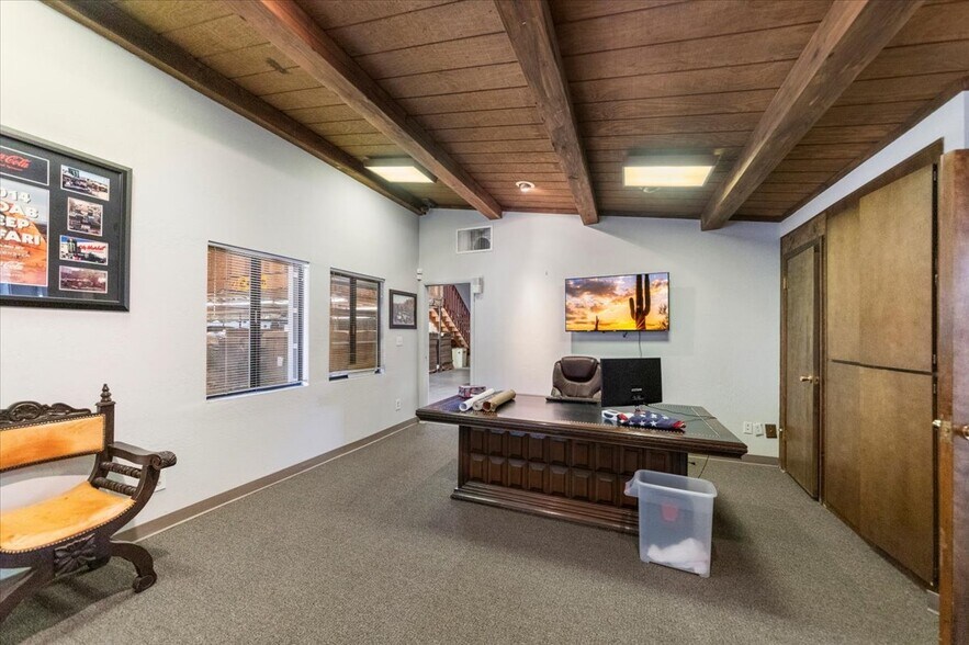 More Photos Of 2843 W Avenida de Luces, Williams Warehouse For Sale