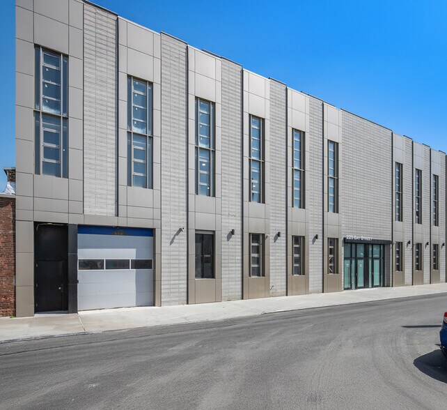 More Photos Of 590 Smith St, Brooklyn Flex For Lease