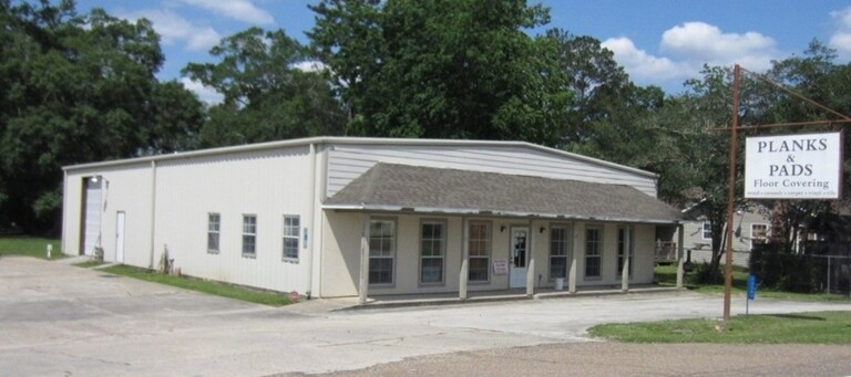 Primary Photo Of 13301 Burgess Ave, Walker Self Storage For Lease