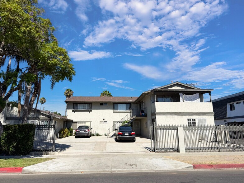 More Photos Of 302 E Wakefield Ave, Anaheim Apartments For Sale