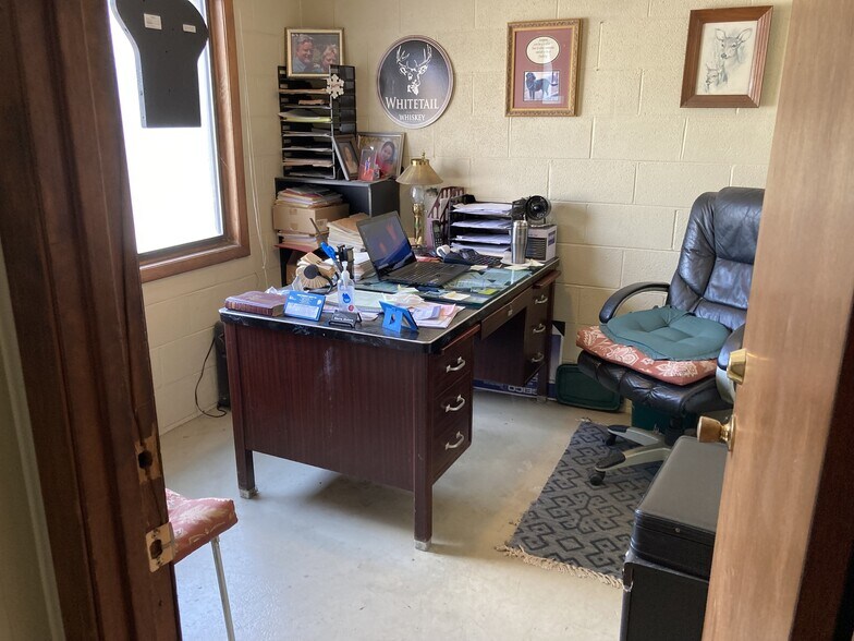 More Photos Of 1619 9th St Se, Roanoke Auto Repair For Lease