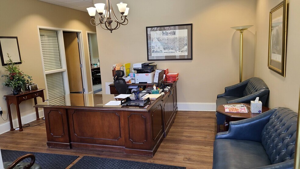 More Photos Of 421-423 Madison Ave, Covington Loft Creative Space For Lease