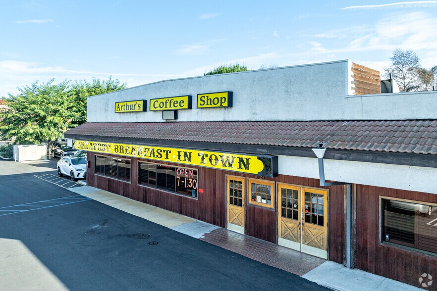 More Photos Of 1281 E La Habra Blvd, La Habra General Retail For Lease