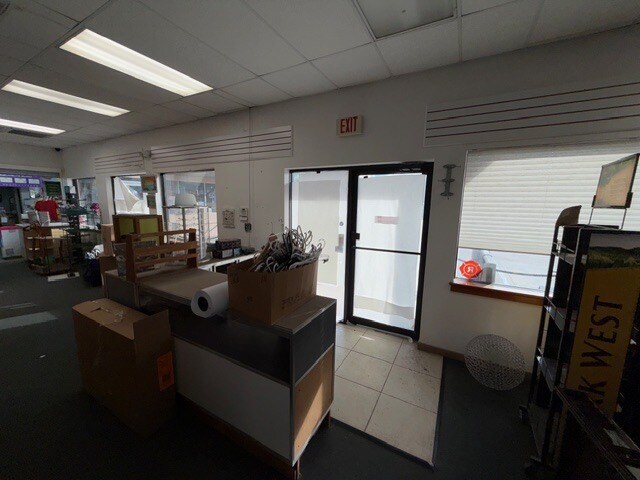 More Photos Of 100 Long Point Rd, Melbourne Beach Storefront For Lease