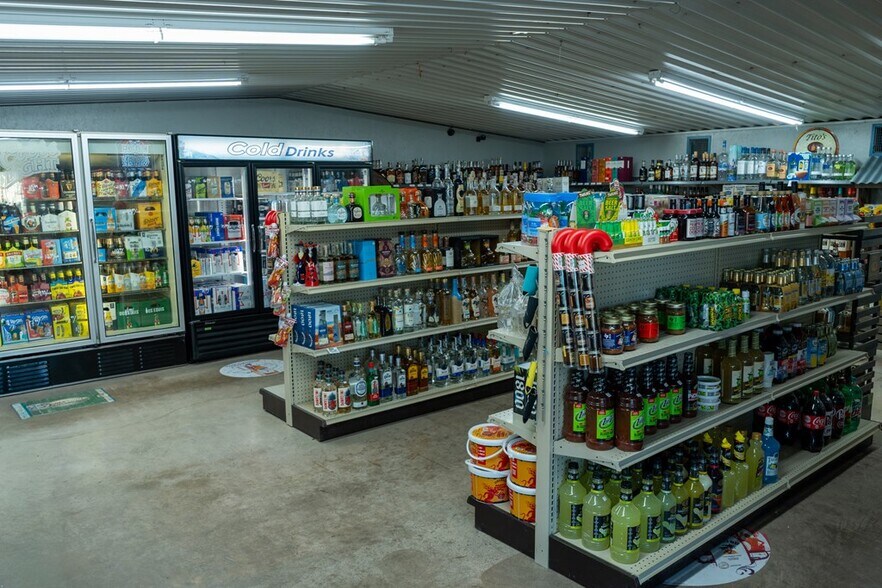 More Photos Of 111 S Hickory Hill Rd, Ballinger General Retail For Sale
