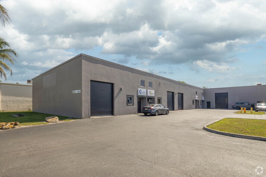 More Photos Of 14000-14048 SW 140th St, Miami Warehouse For Lease