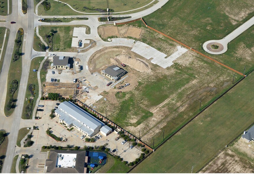 More Photos Of 10242 Greenhouse Rd, Cypress Office For Lease