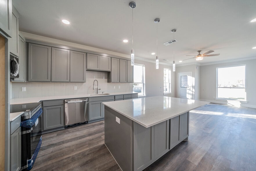 More Photos Of 1601 Mignon Dr, Arlington Apartments For Sale