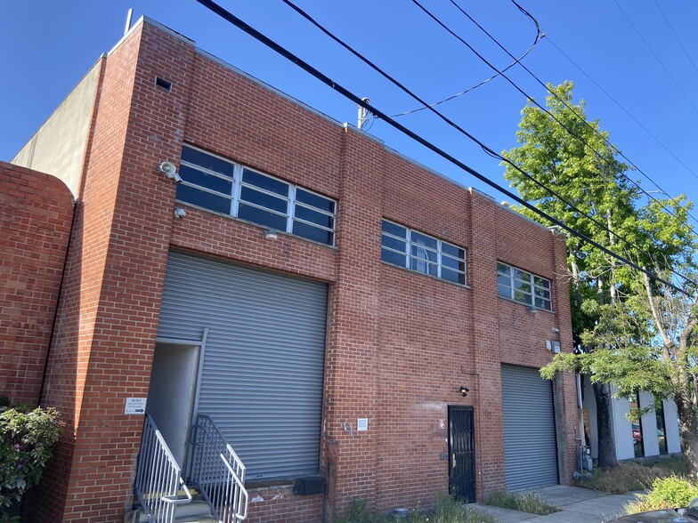 Primary Photo Of 1265 67th St, Emeryville Warehouse For Lease