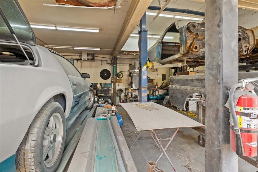 More Photos Of 13780 S Macksburg Rd, Molalla Service For Sale