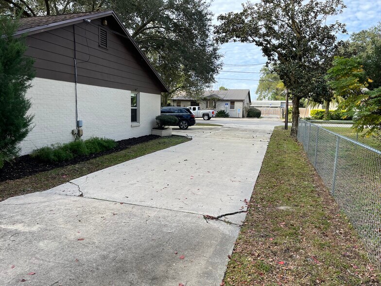 More Photos Of 2601 University Blvd W, Jacksonville Medical For Sale