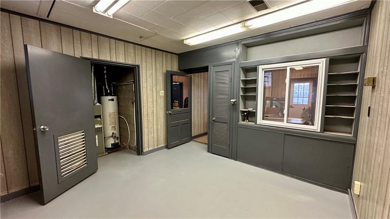 More Photos Of 535 Freeport Rd, Creighton Auto Repair For Sale
