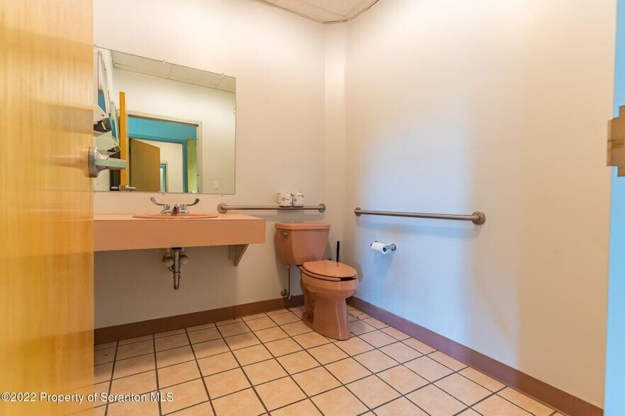 More Photos Of 105 Layton Rd, Clarks Summit Medical For Lease