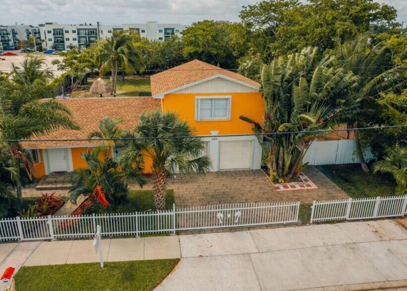 More Photos Of 1123 18th Ave N, Lake Worth Beach Specialty For Sale