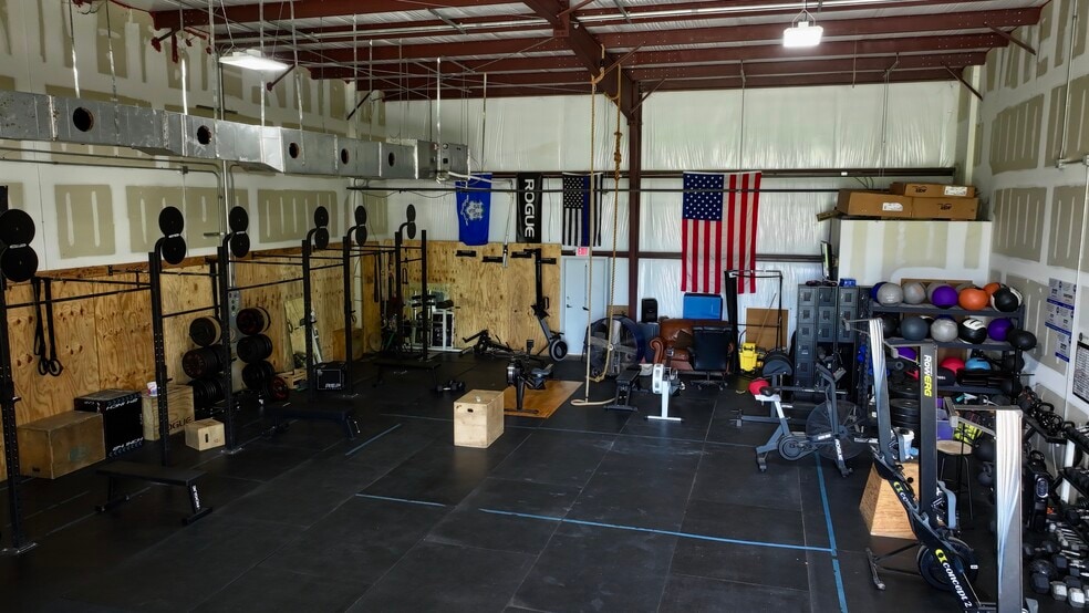 More Photos Of 1112 W 9th St, North Little Rock Warehouse For Sale